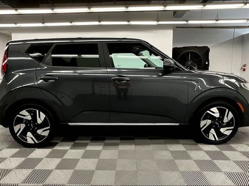 Used 2024 Kia Soul GT-Line w/ GT-Line Technology Package FWD image 15