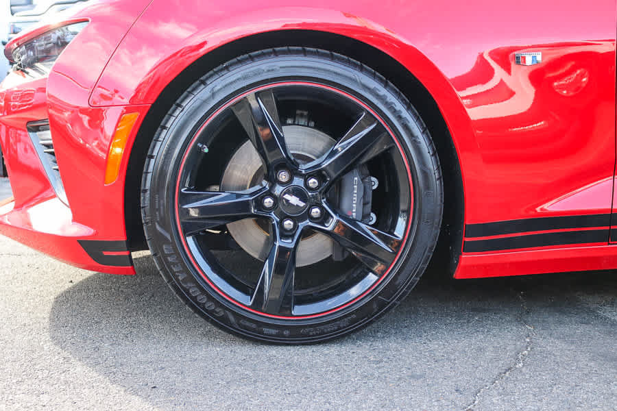 Used 2016 Chevrolet Camaro SS RWD image 10
