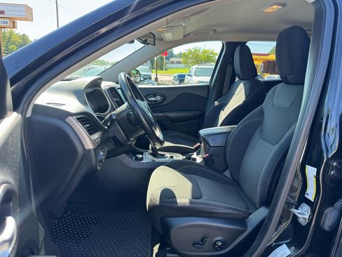 Used 2015 Jeep Cherokee Latitude w/ Comfort/Convenience Group AWD/4WD image 10