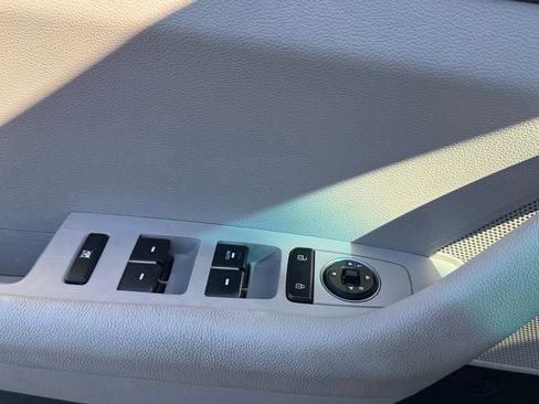 Used 2016 Hyundai Sonata SE image 12