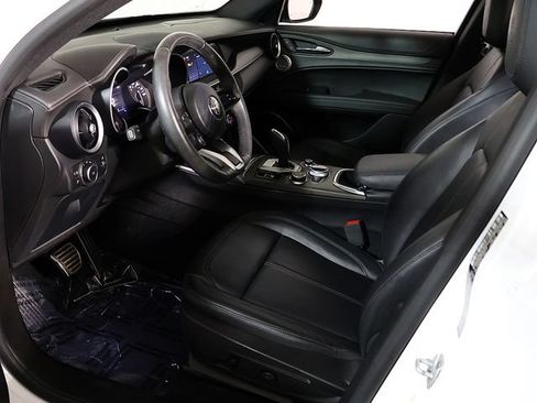 Used 2023 Alfa Romeo Stelvio Ti AWD/4WD image 13