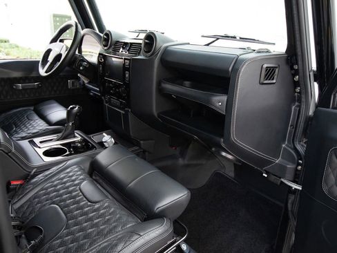 Used 1992 Land Rover Defender 110 image 35