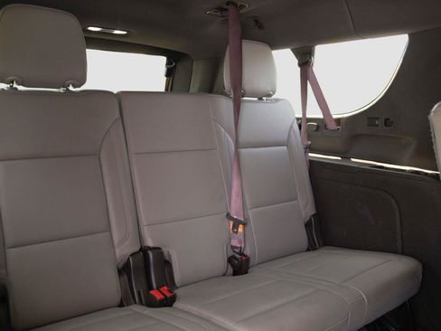 Used 2022 Chevrolet Suburban LT w/ LT Signature Plus Package AWD/4WD image 18