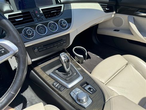 Used 2009 BMW Z4 sDrive35i RWD image 25