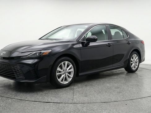 Used 2025 Toyota Camry LE FWD image 3