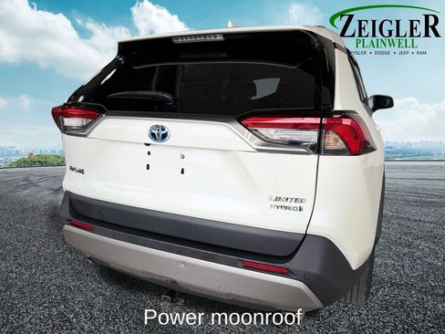 Used 2022 Toyota RAV4 Limited AWD/4WD image 5
