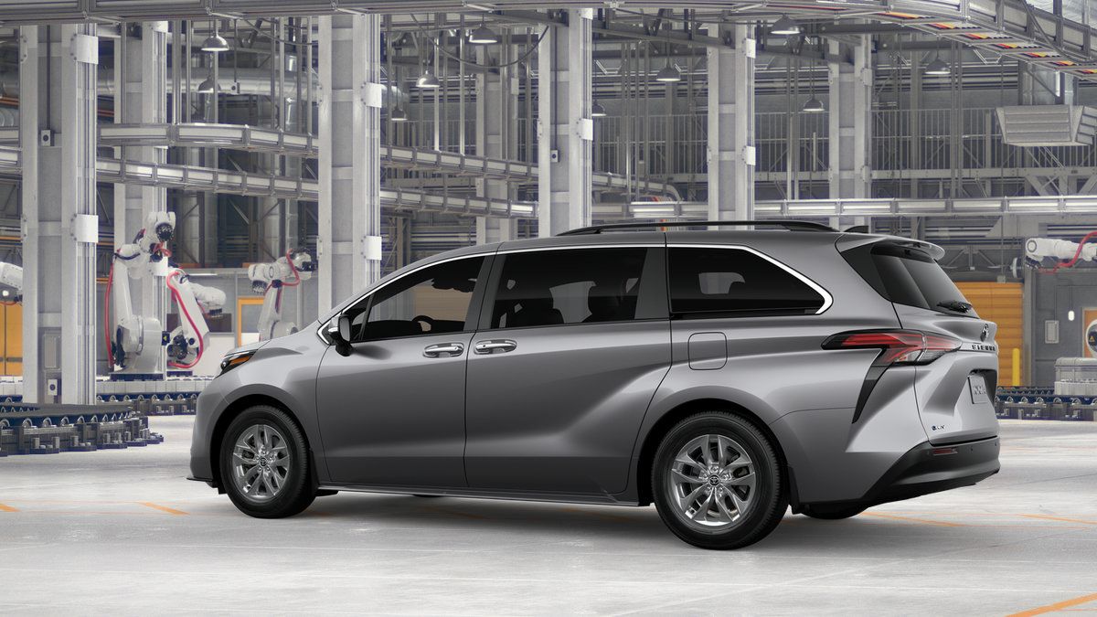 New 2026 Toyota Sienna XLE FWD image 5