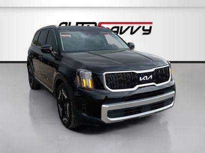 Used 2024 Kia Telluride EX w/ EX Captain's Chair Package