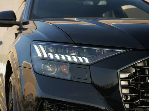 Used 2022 Audi RS Q8 w/ Black Optic Package image 6