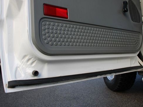 Used 2006 Ford F350 XL image 23