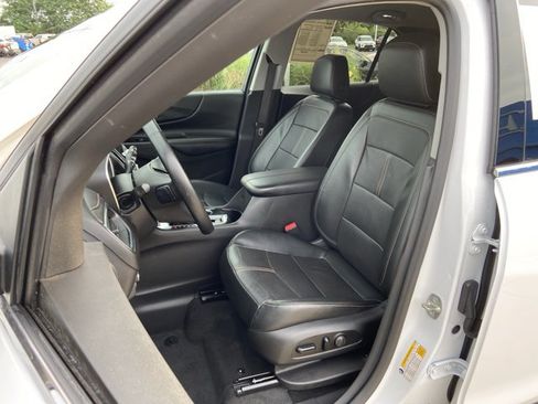 Used 2023 Chevrolet Equinox Premier AWD/4WD image 18