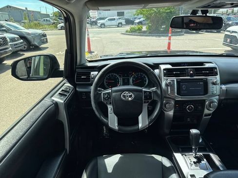 Used 2017 Toyota 4Runner SR5 Premium AWD/4WD image 13
