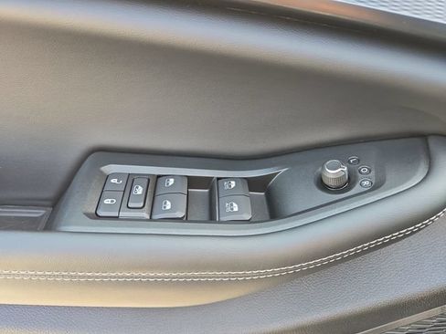 Used 2025 Jeep Grand Cherokee Laredo w/ Luxury Tech Group I AWD/4WD image 17