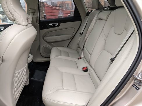 Certified 2025 Volvo XC60 T8 Ultra w/ Climate Package image 23