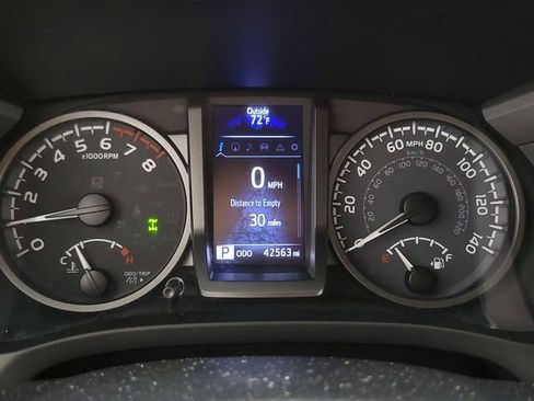 Used 2022 Toyota Tacoma TRD Sport w/ TRD Premium Sport Package AWD/4WD image 22