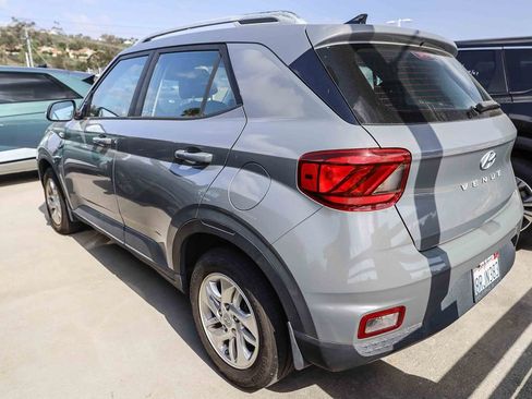 Used 2020 Hyundai Venue SEL FWD image 8