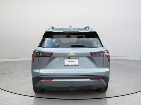 Used 2025 Chevrolet Equinox LT w/ Convenience Package II FWD image 8
