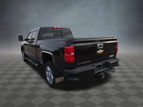 Used 2019 Chevrolet Silverado 2500 High Country w/ Duramax Plus Package image 5
