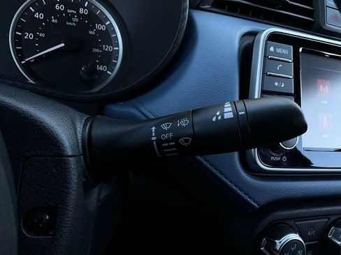 Used 2025 Nissan Versa SV image 31