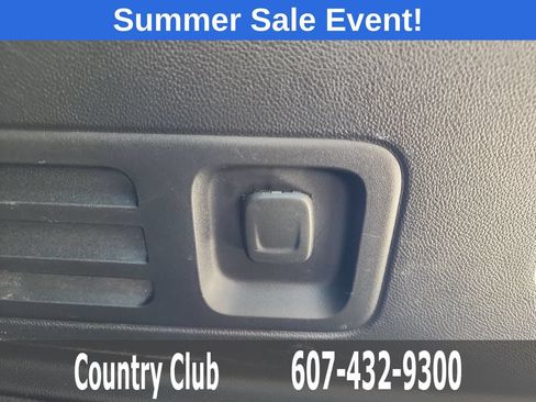 Used 2023 Chevrolet Traverse LT AWD/4WD image 31