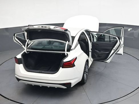 Used 2023 Nissan Altima 2.5 SV FWD image 53