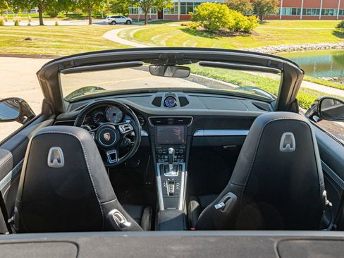 Used 2018 Porsche 911 Carrera 4S image 28