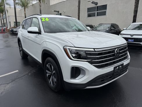 Used 2026 Volkswagen Atlas SE FWD image 2