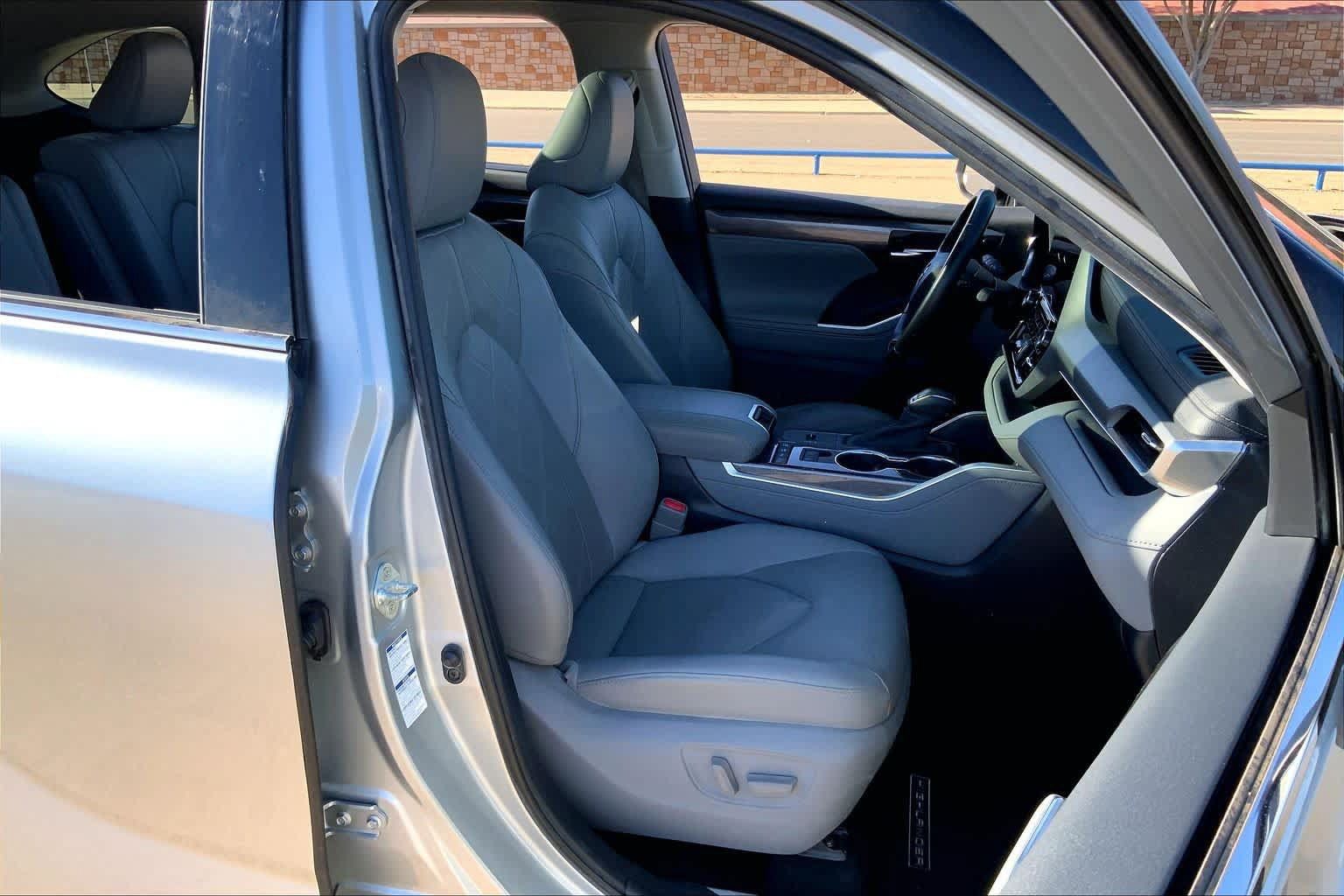 Used 2020 Toyota Highlander Platinum AWD/4WD image 21