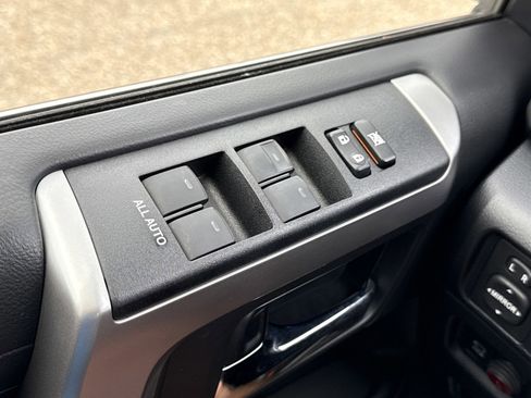 Used 2022 Toyota 4Runner Limited AWD/4WD image 19