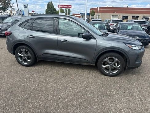 Used 2025 Ford Escape ST-Line Select AWD/4WD image 2