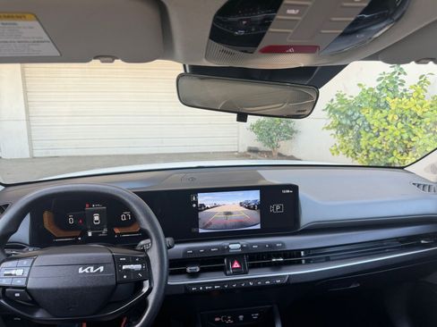 Used 2025 Kia K4 LXS image 34