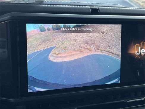 Used 2024 Jeep Wrangler Unlimited Rubicon image 25