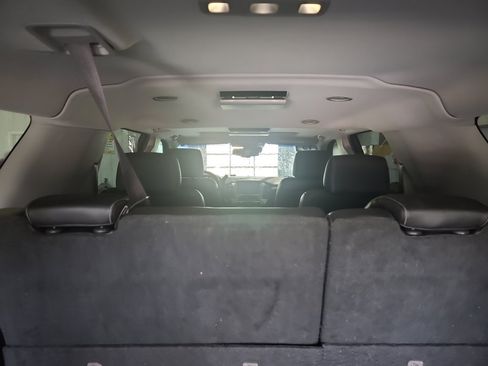 Used 2015 Chevrolet Suburban LTZ AWD/4WD image 13