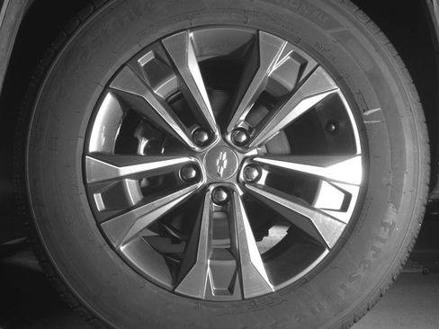 Used 2025 Chevrolet Equinox LT image 11