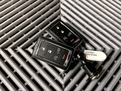 Used 2023 Jeep Grand Cherokee L Summit AWD/4WD image 11