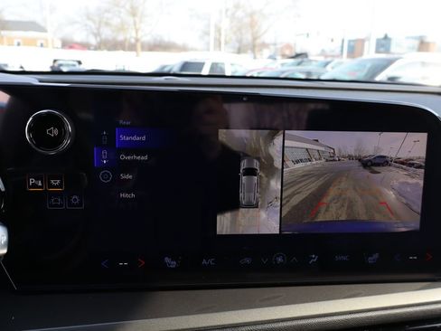 New 2026 Chevrolet Traverse LT w/ Midnight/Sport Edition image 21