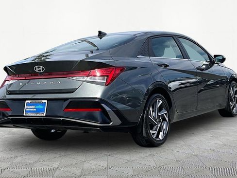 Certified 2025 Hyundai Elantra SEL image 2