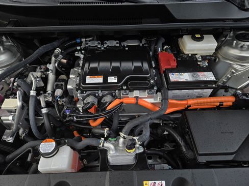 Certified 2025 Toyota bZ4X AWD image 26