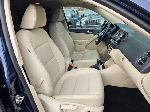 Used 2013 Volkswagen Tiguan SE image 16