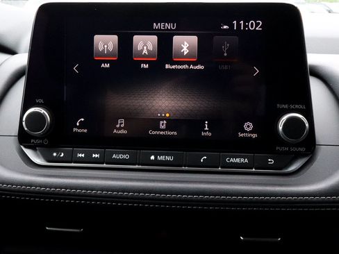 Used 2025 Nissan Rogue SV FWD image 22
