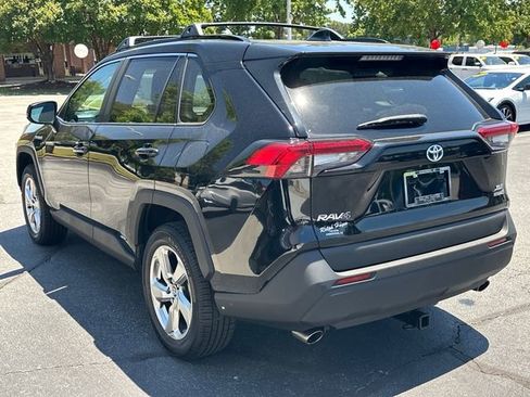 Used 2021 Toyota RAV4 XLE Premium AWD/4WD image 5