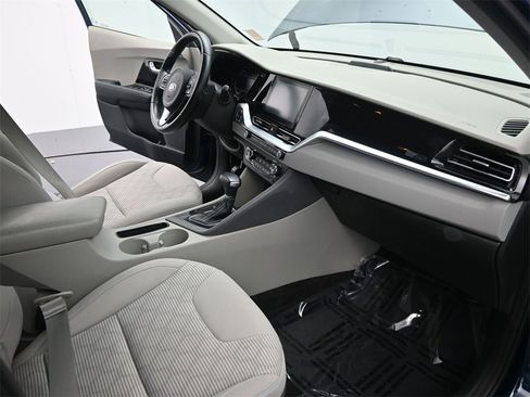 Used 2020 Kia Niro LXS image 20