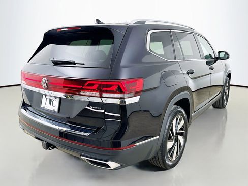 Used 2024 Volkswagen Atlas SEL AWD/4WD image 5