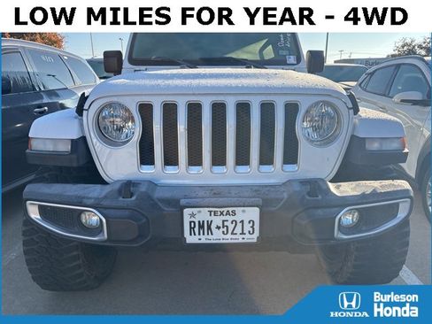 Used 2020 Jeep Wrangler Unlimited Sahara image 2