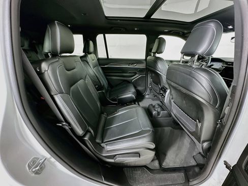 Used 2023 Jeep Grand Cherokee L Overland AWD/4WD image 31