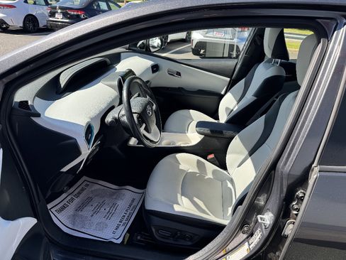 Used 2018 Toyota Prius Prime Premium FWD image 8