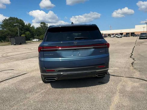 Used 2025 Buick Enclave Preferred w/ Power Package FWD image 7