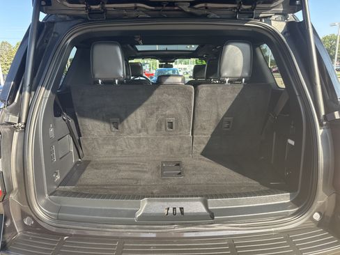 Used 2023 Ford Expedition Platinum AWD/4WD image 11