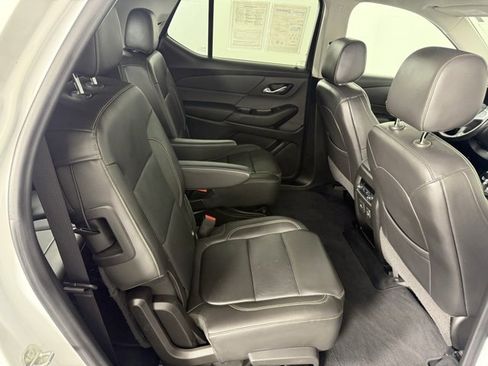 Used 2021 Chevrolet Traverse RS image 15