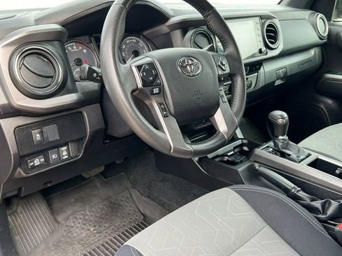 Used 2022 Toyota Tacoma TRD Off-Road image 20